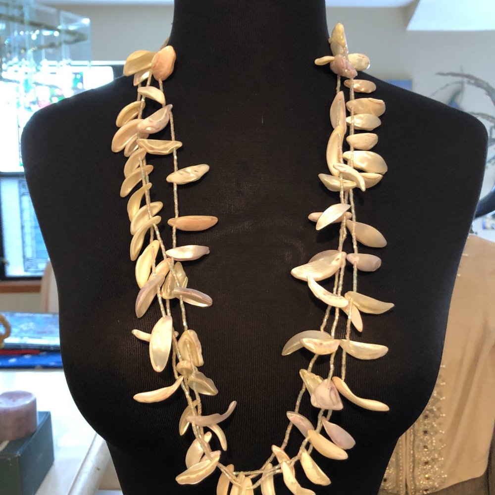 Vintage MCM Seashell Beaded 3 triple strand necklace 32" Opalescence